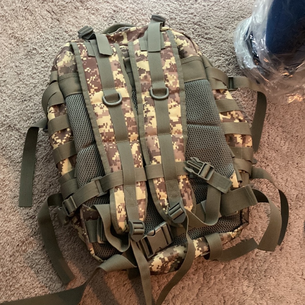 LPV Camo Backpack - Picture 4 of 7